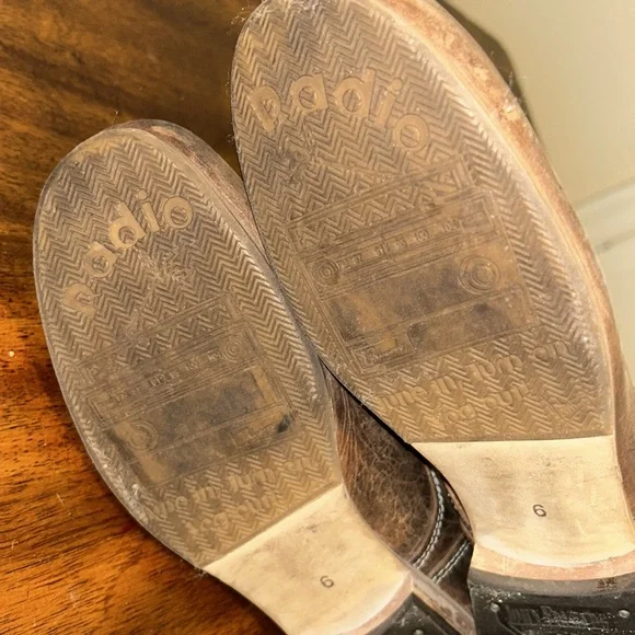 JOHN FUEVOG OXFORD BROWN LEATHER SHOES. - Picture 11 of 12